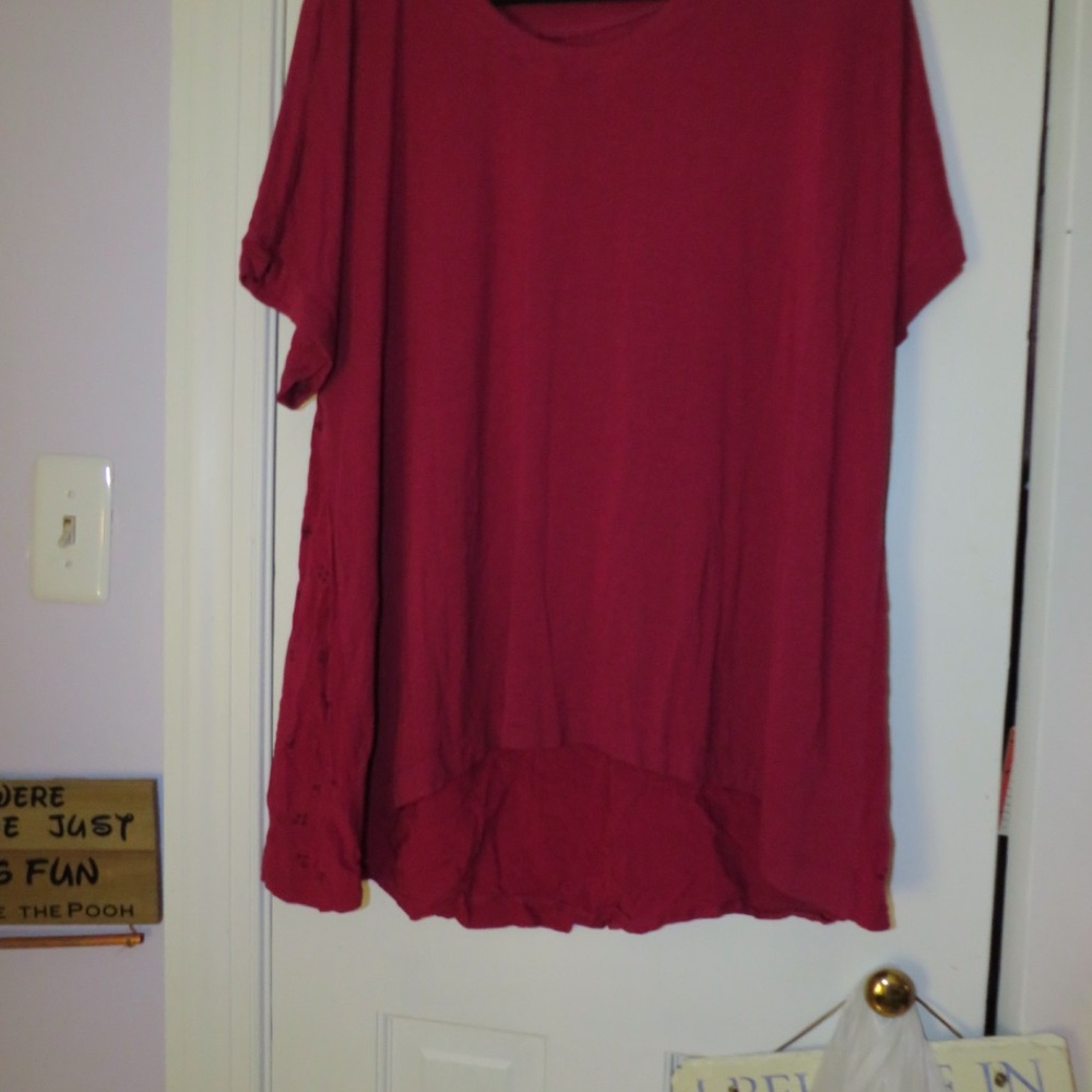 Ava & Viv Burgundy Short Sleeve Tee